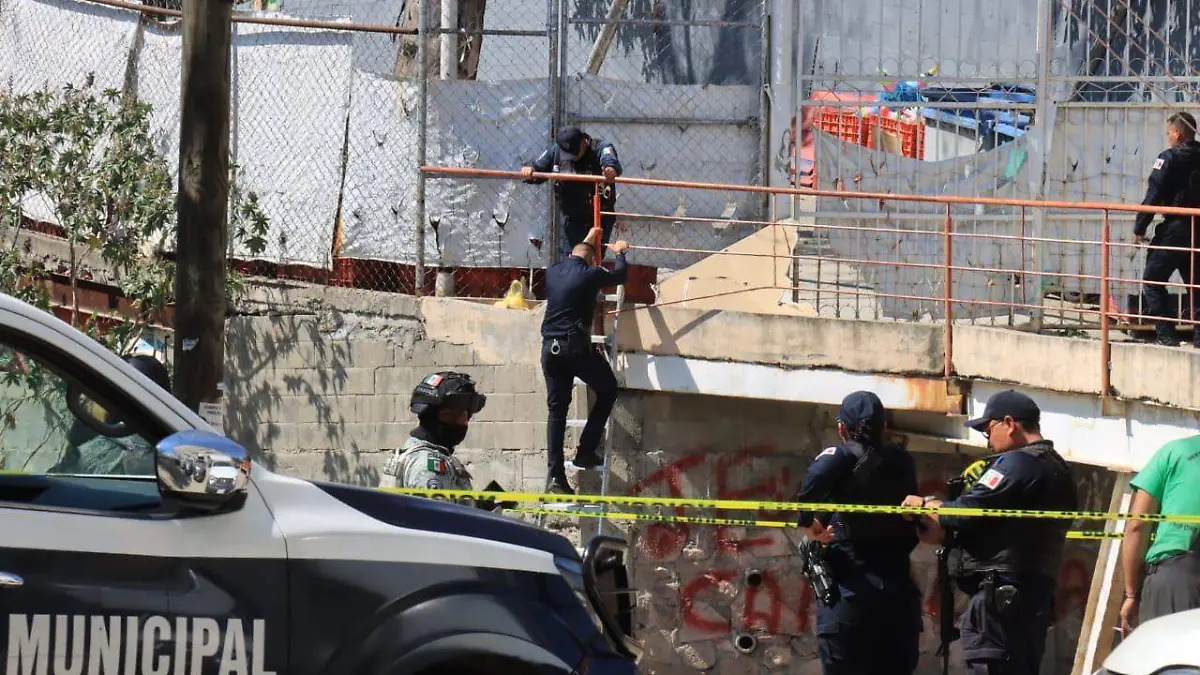 cuerpos bajo puente naucalpan LUIS BARRERA.2